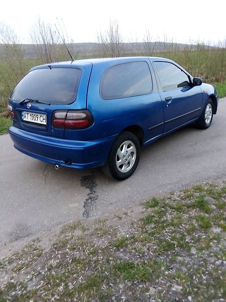 Nissan Almera 2000  випуску Івано-Франківськ з двигуном 1.4 л бензин хэтчбек механіка за 2999 долл. 