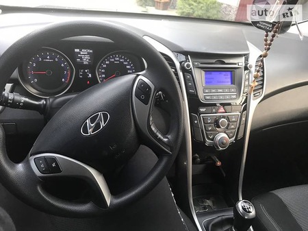Hyundai i30 2014  випуску Ужгород з двигуном 1.4 л бензин хэтчбек механіка за 12500 долл. 