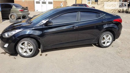 Hyundai Elantra 2012  випуску Харків з двигуном 1.8 л газ седан автомат за 11500 долл. 