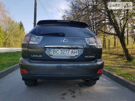 Lexus RX 300 2005  випуску Львів з двигуном 3 л бензин позашляховик автомат за 12900 долл. 