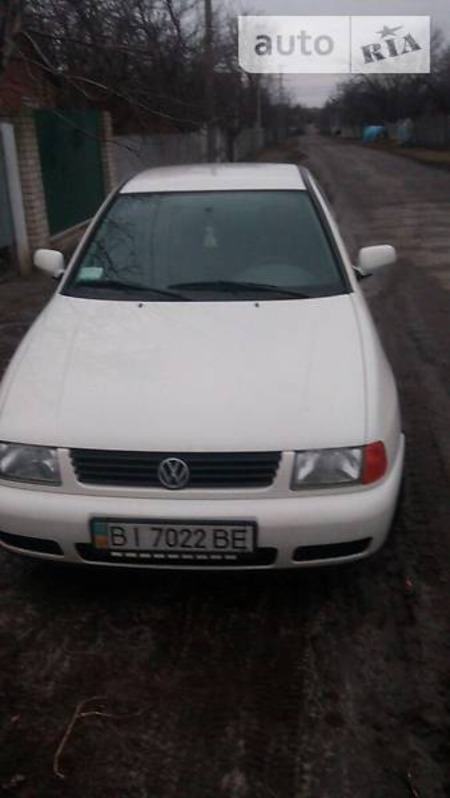 Volkswagen Polo 1998  випуску Полтава з двигуном 1.4 л газ седан механіка за 4300 долл. 