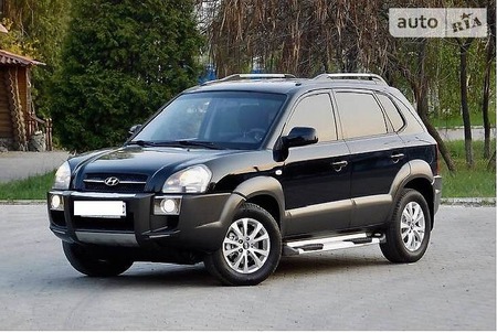 Hyundai Tucson 2009  випуску Дніпро з двигуном 2 л бензин позашляховик механіка за 11999 долл. 