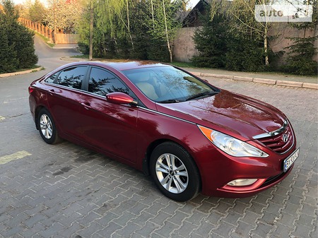 Hyundai Sonata 2013  випуску Хмельницький з двигуном 2.4 л бензин седан автомат за 11700 долл. 