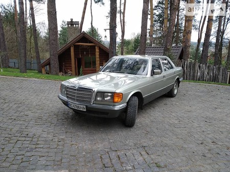Mercedes-Benz S 280 1985  випуску Львів з двигуном 2 л бензин седан механіка за 4600 долл. 