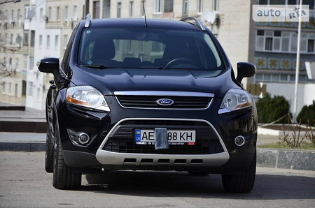 Ford Kuga 2010  випуску Дніпро з двигуном 2.5 л бензин позашляховик автомат за 12700 долл. 