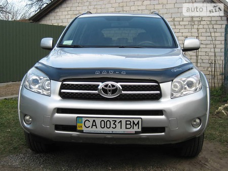 Toyota RAV 4 2008  випуску Черкаси з двигуном 2.4 л газ позашляховик автомат за 12600 долл. 