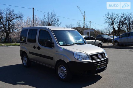 Fiat Doblo 2013  випуску Миколаїв з двигуном 1.3 л дизель мінівен механіка за 8499 долл. 