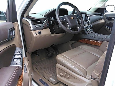 Chevrolet Suburban 2016  випуску Одеса з двигуном 5.3 л бензин позашляховик автомат за 44000 долл. 