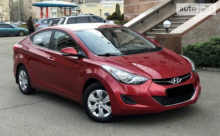 Hyundai Elantra 2013  випуску Одеса з двигуном 1.6 л газ седан автомат за 12200 долл. 