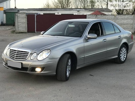 Mercedes-Benz E 300 2007  випуску Луцьк з двигуном 3 л дизель седан автомат за 16900 долл. 