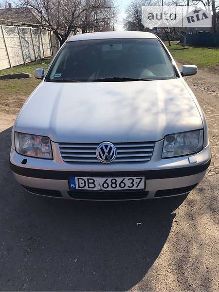 Volkswagen Bora 1999  випуску Дніпро з двигуном 1.9 л дизель седан механіка за 1300 долл. 