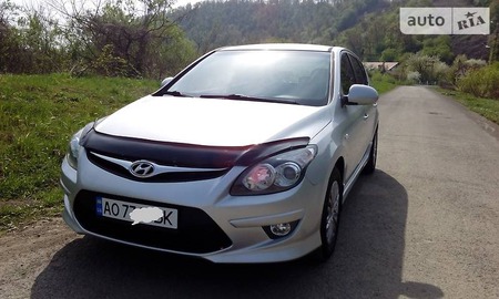 Hyundai i30 2011  випуску Ужгород з двигуном 1.6 л дизель хэтчбек механіка за 6800 долл. 