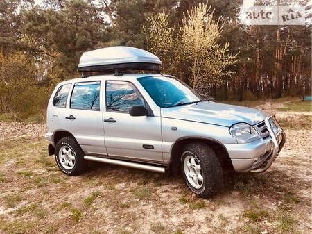 Chevrolet Niva 2005  випуску Київ з двигуном 1.7 л газ позашляховик механіка за 4399 долл. 