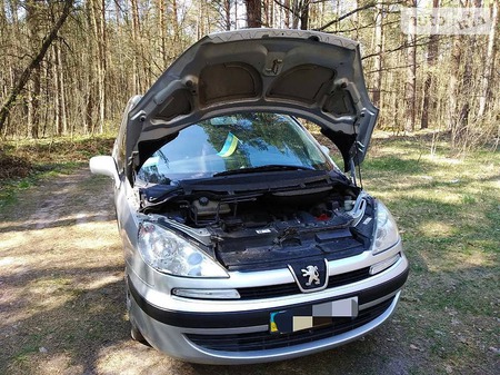 Peugeot 807 2006  випуску Рівне з двигуном 2 л бензин мінівен механіка за 8200 долл. 