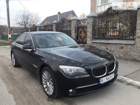BMW 750 2011  випуску Київ з двигуном 4.4 л бензин седан автомат за 24500 долл. 