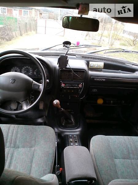 ГАЗ 3110 2003  випуску Рівне з двигуном 2.4 л газ седан механіка за 1700 долл. 