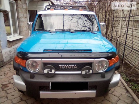 Toyota FJ Cruiser 2007  випуску Донецьк з двигуном 4 л бензин позашляховик автомат за 18500 долл. 