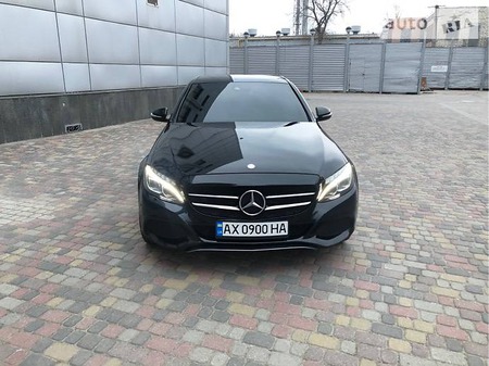 Mercedes-Benz C 300 2015  випуску Харків з двигуном 2 л бензин седан автомат за 34000 долл. 