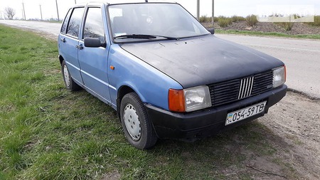 Fiat Uno 1989  випуску Львів з двигуном 1.3 л дизель хэтчбек механіка за 1200 долл. 