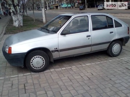 Opel Kadett 1989  випуску Донецьк з двигуном 0 л газ хэтчбек механіка за 1710 долл. 