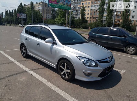 Hyundai i30 2011  випуску Миколаїв з двигуном 1.6 л газ універсал автомат за 8999 долл. 