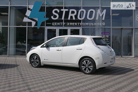 Nissan Leaf 2015  випуску Харків з двигуном 0 л електро хэтчбек автомат за 15200 долл. 