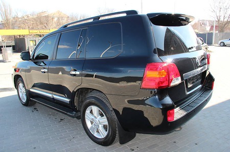 Toyota Land Cruiser 2012  випуску Дніпро з двигуном 4.6 л бензин позашляховик автомат за 41999 долл. 
