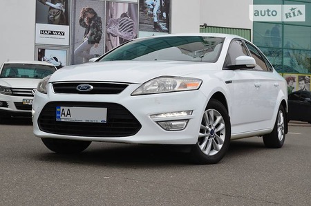 Ford Mondeo 2012  випуску Київ з двигуном 2.3 л газ седан автомат за 9900 долл. 