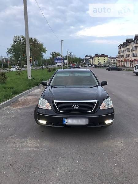 Lexus LS 430 2004  випуску Рівне з двигуном 4.3 л бензин седан автомат за 13800 долл. 