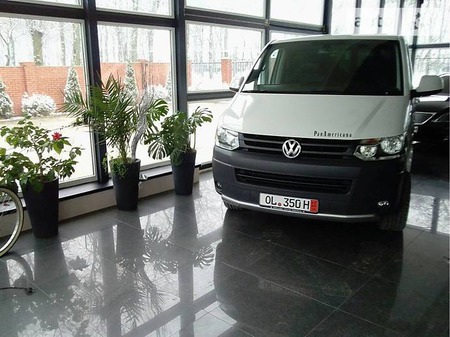Volkswagen Multivan 2013  випуску Одеса з двигуном 2 л дизель мінівен автомат за 32500 долл. 