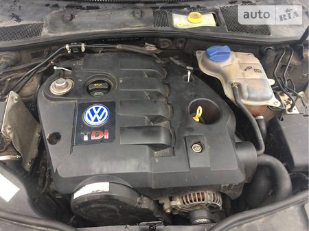 Volkswagen Passat 2002  випуску Тернопіль з двигуном 1.9 л дизель седан механіка за 6500 долл. 