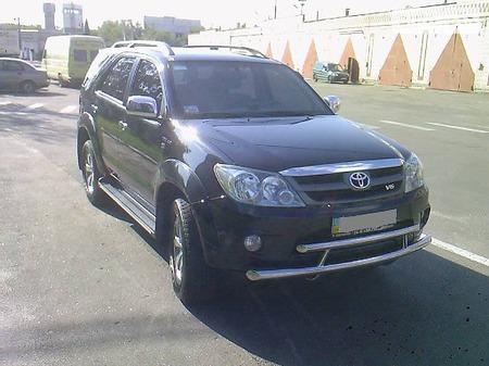 Toyota Fortuner 2007  випуску Київ з двигуном 4 л газ позашляховик автомат за 17500 долл. 