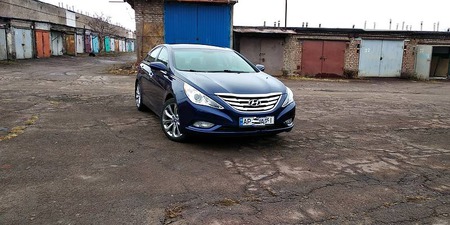 Hyundai Sonata 2012  випуску Запоріжжя з двигуном 2.4 л газ седан автомат за 12500 долл. 