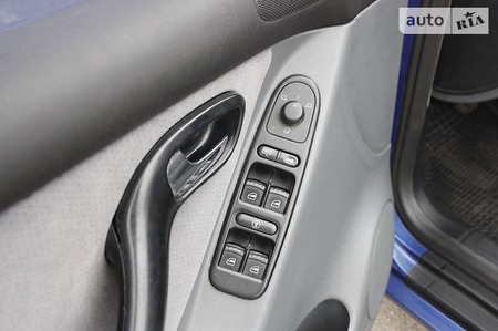Seat Toledo 2001  випуску Київ з двигуном 1.8 л бензин седан механіка за 5000 долл. 