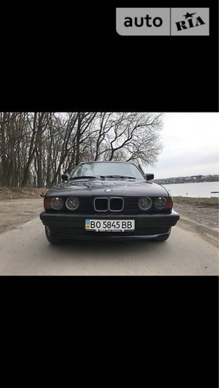 BMW 525 1988  випуску Чернівці з двигуном 2.8 л газ седан механіка за 2900 долл. 