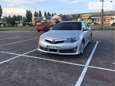 Toyota Camry 2013  випуску Суми з двигуном 2.5 л газ седан автомат за 12700 долл. 