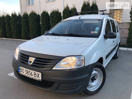 Dacia Logan 2011  випуску Тернопіль з двигуном 1.4 л бензин універсал механіка за 4999 долл. 