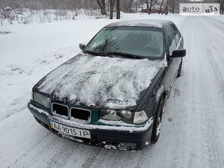 BMW 320 1998  випуску Кропивницький з двигуном 2 л бензин седан механіка за 2000 долл. 