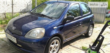 Toyota Yaris 2000  випуску Луганськ з двигуном 1.3 л  хэтчбек механіка за 4500 долл. 