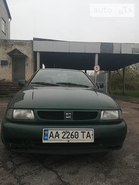 Seat Cordoba 1994  випуску Київ з двигуном 1.6 л газ седан механіка за 2300 долл. 