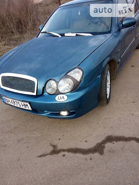 Hyundai Sonata 2002  випуску Одеса з двигуном 2 л газ хэтчбек механіка за 3700 долл. 