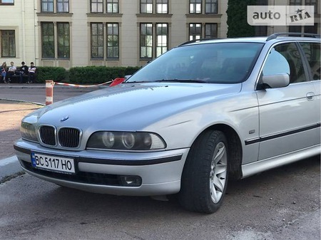 BMW 520 2000  випуску Львів з двигуном 2 л дизель універсал механіка за 6200 долл. 