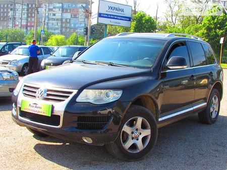 Volkswagen Touareg 2006  випуску Кропивницький з двигуном 3 л дизель позашляховик автомат за 12999 долл. 
