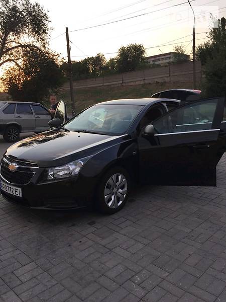 Chevrolet Cruze 2012  випуску Запоріжжя з двигуном 1.8 л бензин седан автомат за 8550 долл. 