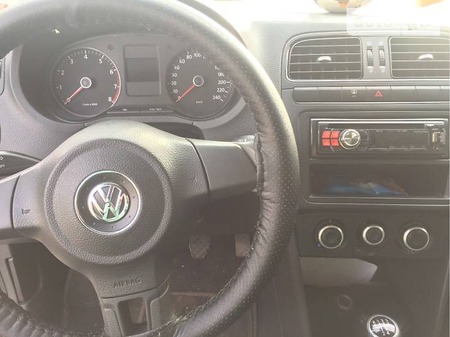 Volkswagen Polo 2012  випуску Полтава з двигуном 1.6 л бензин седан механіка за 8999 долл. 
