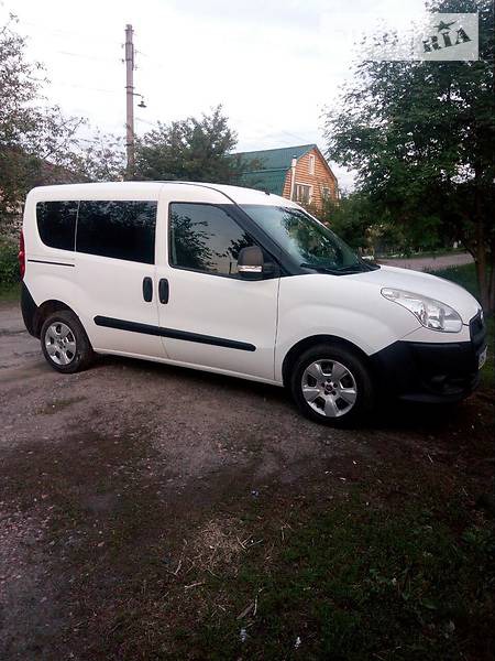 Fiat Doblo 2012  випуску Суми з двигуном 1.3 л дизель мінівен механіка за 8500 долл. 