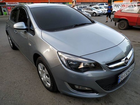 Opel Astra 2013  випуску Одеса з двигуном 1.4 л бензин хэтчбек механіка за 9800 долл. 