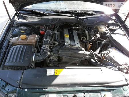 Opel Omega 1995  випуску Чернівці з двигуном 2 л бензин седан механіка за 3700 долл. 