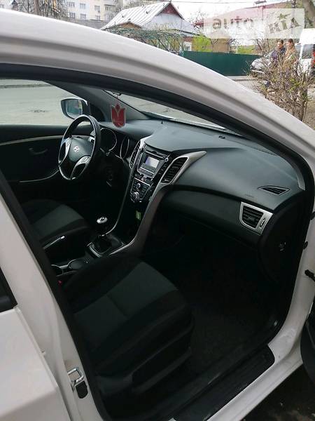 Hyundai i30 2013  випуску Вінниця з двигуном 1.4 л газ хэтчбек механіка за 10200 долл. 