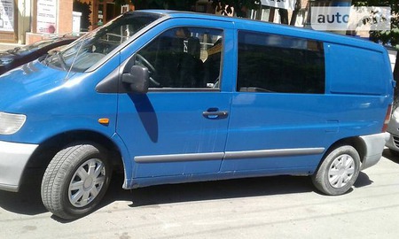 Mercedes-Benz Vito 2002  випуску Чернівці з двигуном 2.2 л дизель мінівен автомат за 5500 долл. 